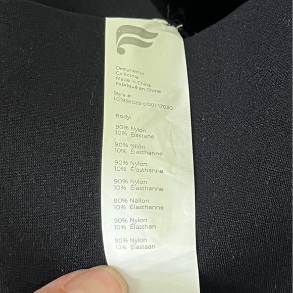 Fabletics black textured patterned knit leggings, size small. - Picture 6 of 8